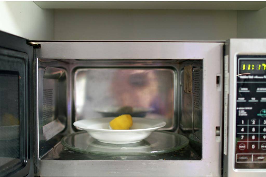 Как выбрать микроволновую печь для дома: критерии и советы