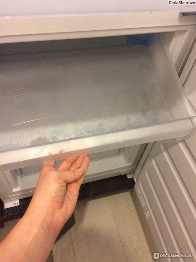 Основные причины, почему холодильник работает, но не морозит