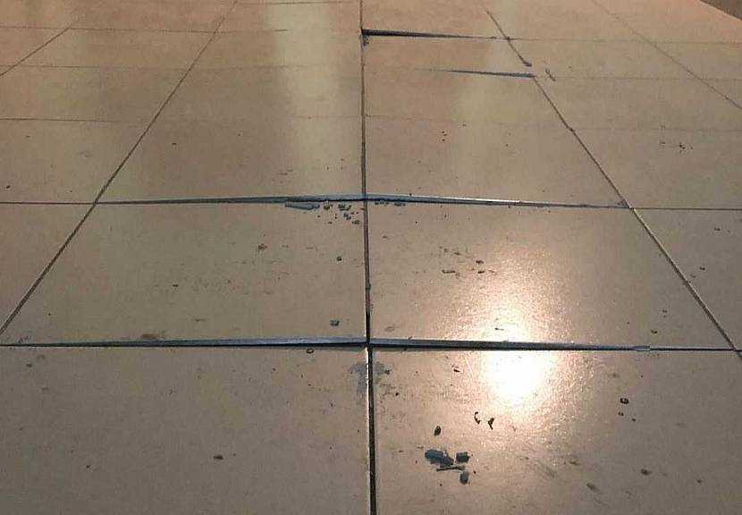 Реставрация керамической плитки: ремонт на полу, половая и напольная, как заделать скол керамогранита своими руками