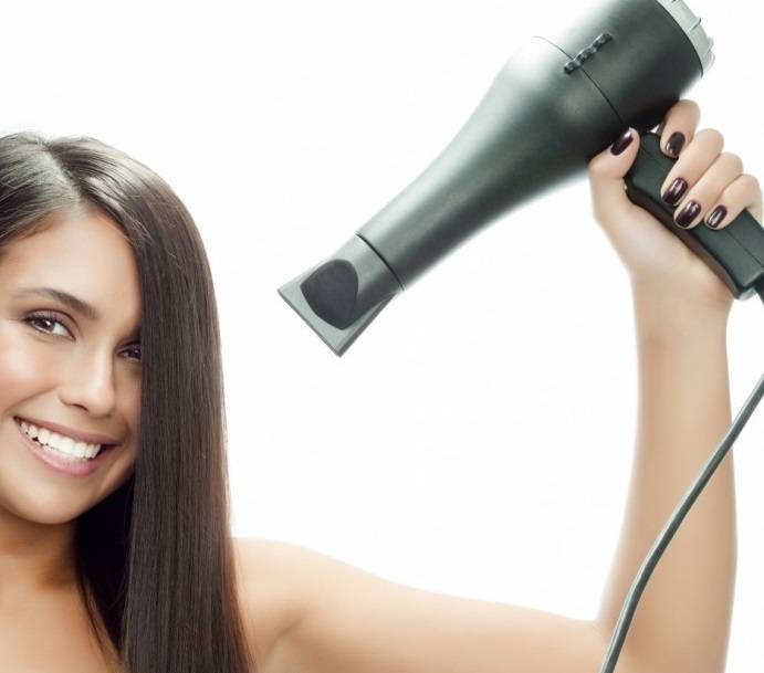 Как быстро высушить волосы без фена в домашних условиях: за 5, 10, 15 минут, что можно сделать, чтобы пряди на голове были прямыми или объемными