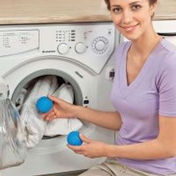Как стирать пуховик в стиральной машине и вручную правильно