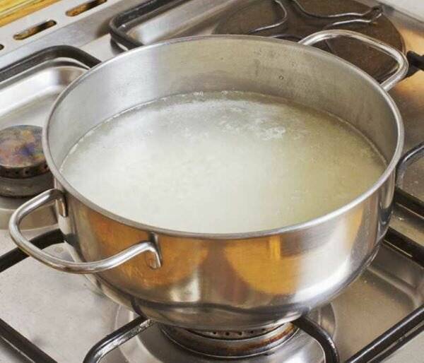 Как мыть пригоревшие эмалированные кастрюли в домашних условиях