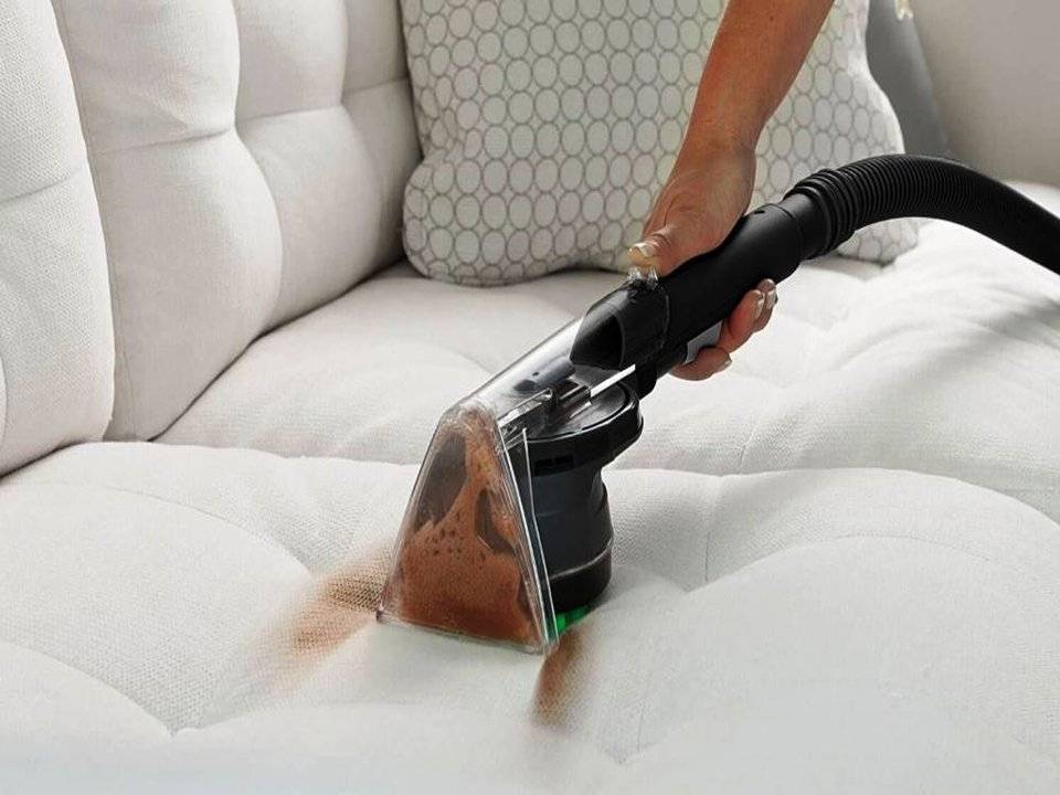 Уход за кожаным диваном: как вывести пятна и убрать царапины