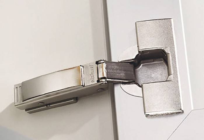 Регулировка петель на дверцах шкафа: кухонного шкафа, с доводчиком, что делать, если не закрывается