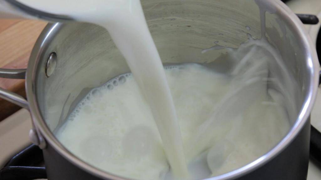 Молоко нужно не варенное а. как кипятить молоко чтобы получать от него пользу? сколько минут должно кипеть молоко, чтобы убить бруцеллез