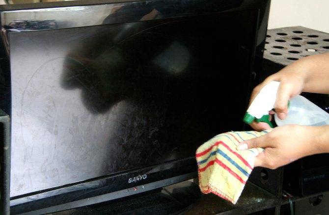 Как убрать царапины с экрана телевизора: эффективные средства