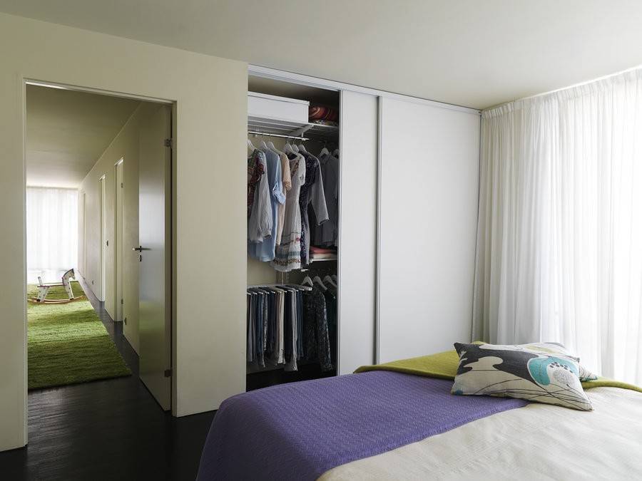 Гардеробная в спальне (100 фото): новинки дизайна + примеры практичного размещения гардероба