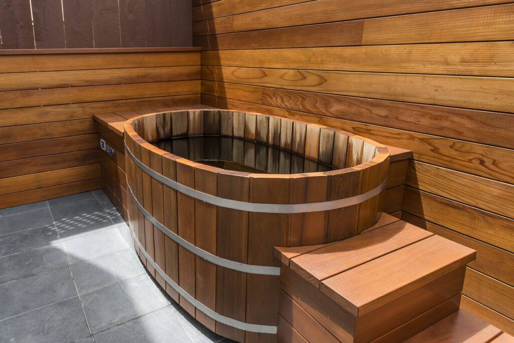 Ванны из дерева: недостатки и достоинства, фото в интерьере, деревянная ванна своими руками, видео