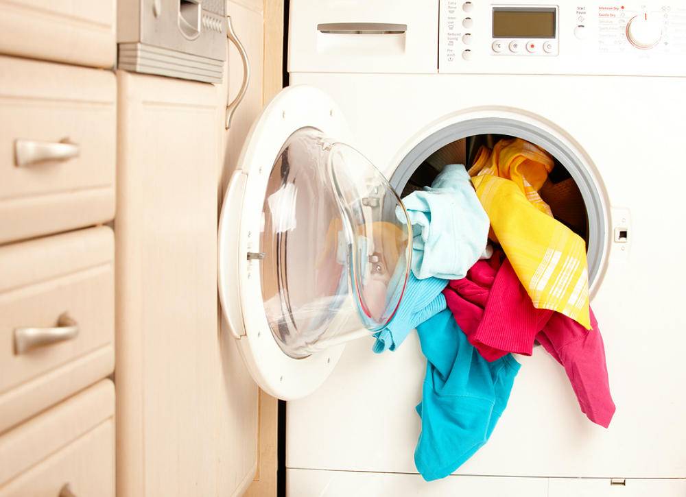 Как стирать в стиральной машине одежду, обувь, постельное