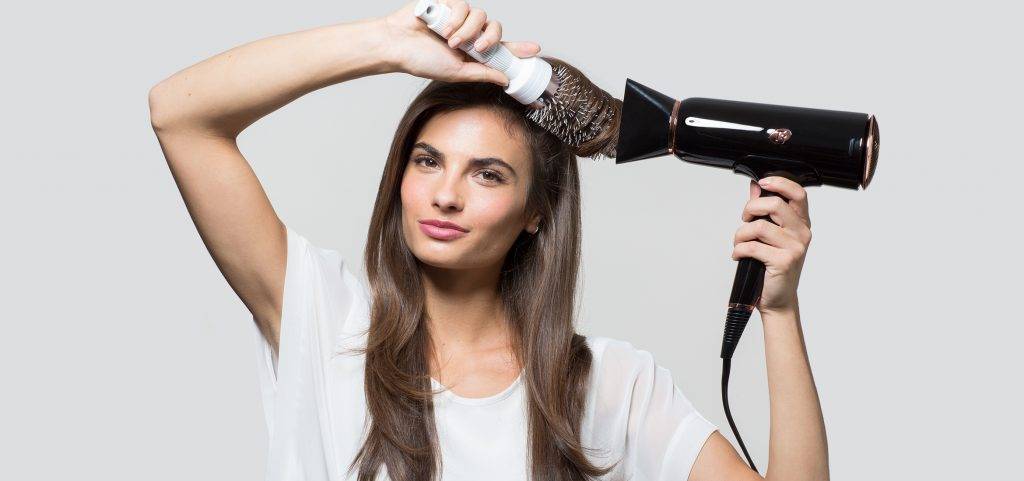 15 ошибок при сушке феном, из-за которых у вас портятся волосы: уверены, вы их совершаете!