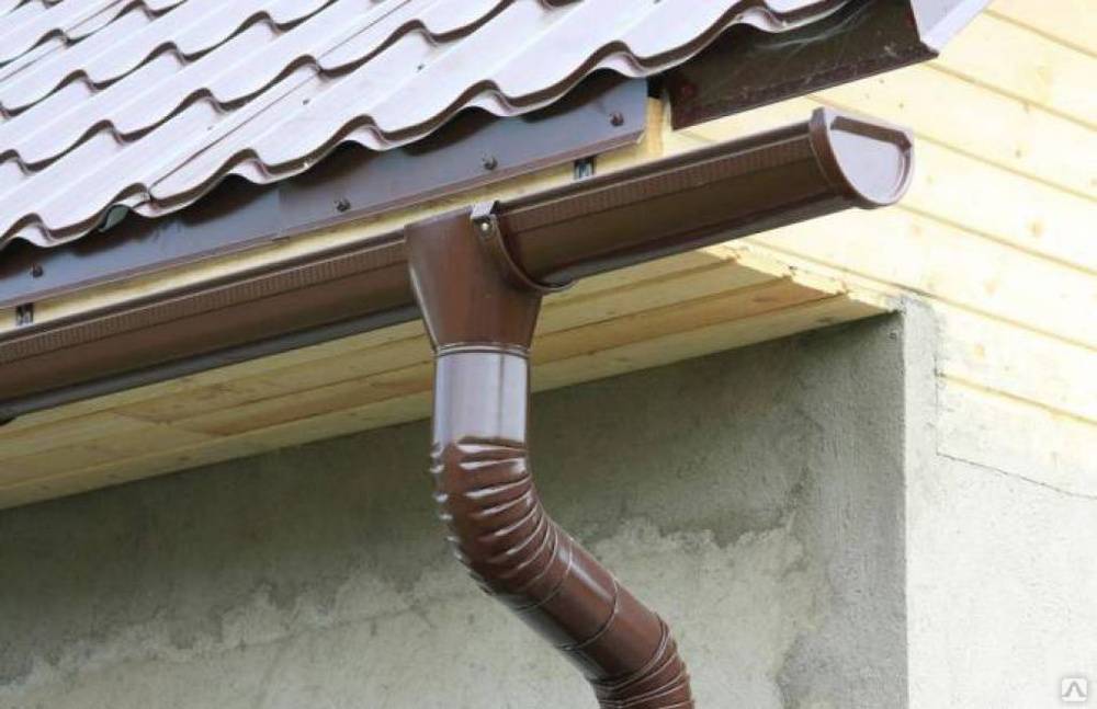 Водостоки для крыши своими руками: инструкция по самостоятельному изготовлению системы водоотвода