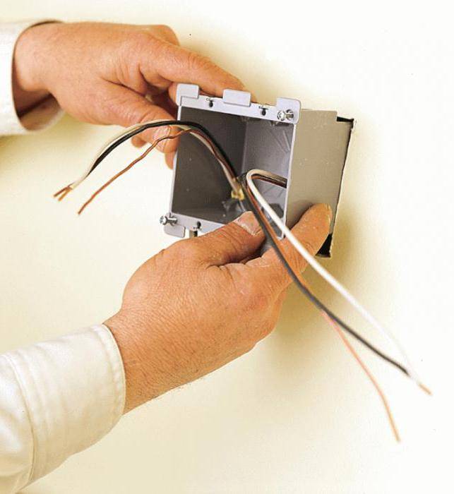 Устанавливаем электрические розетки и выключатели правильно: советы по монтажу