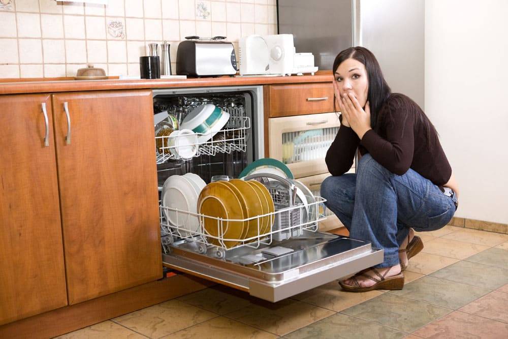 Чисто так: учимся правильно чистить посудомойку