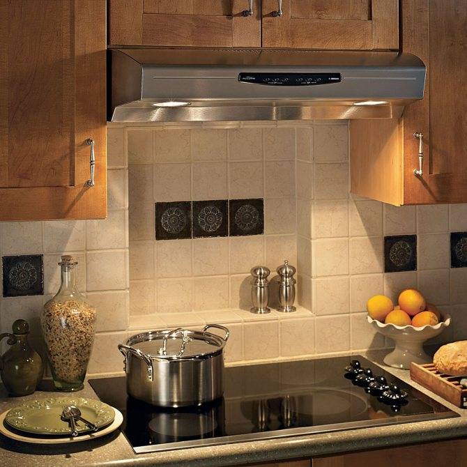 Как выбрать лучшую кухонную вытяжку без отвода в вентиляцию: особенности подбора, важные характеристики, обзор 7 популярных моделей, их плюсы и минусы, нюансы ухода и обслуживания