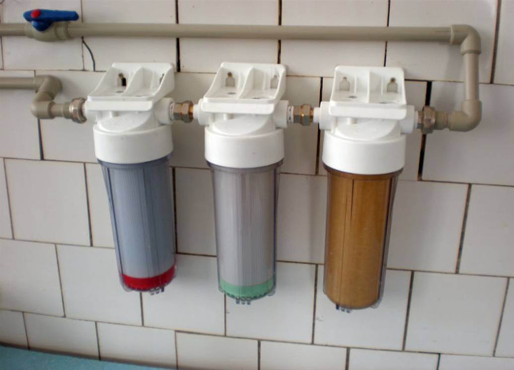 Фильтры грубой и тонкой очистки воды для сантехники: виды, как выбрать и подключить