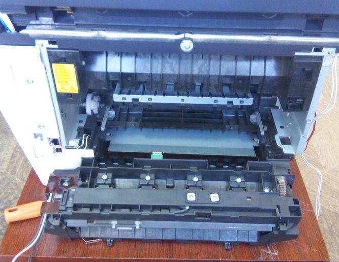 Принтер выдает ошибку замятие бумаги - epson, hp