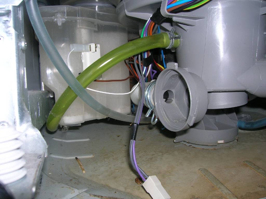 Как проверить сливной насос в стиральной машине