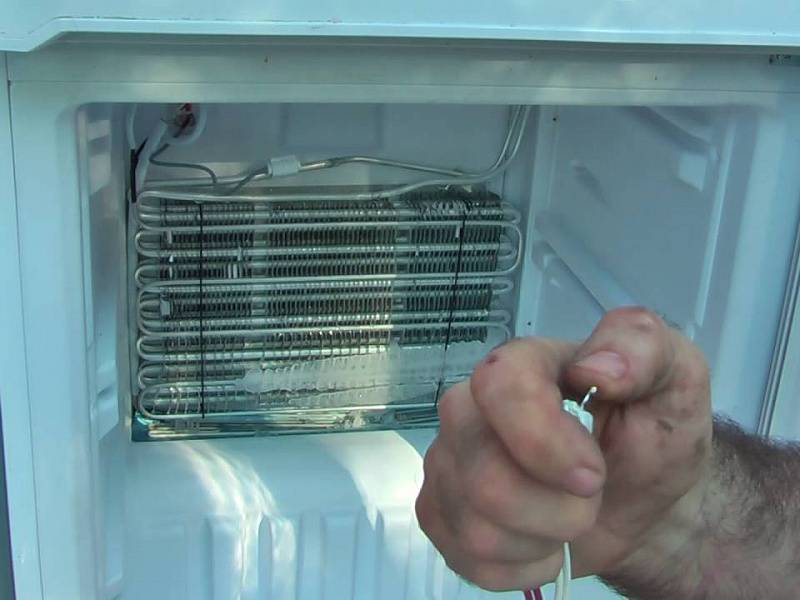 Почему не работает холодильник, а морозилка работает? поиск неисправности и ее устранение
