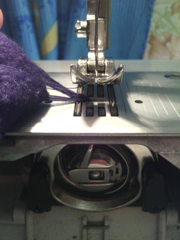 Петляет верхняя или нижняя нитка в швейной машинке: что делать