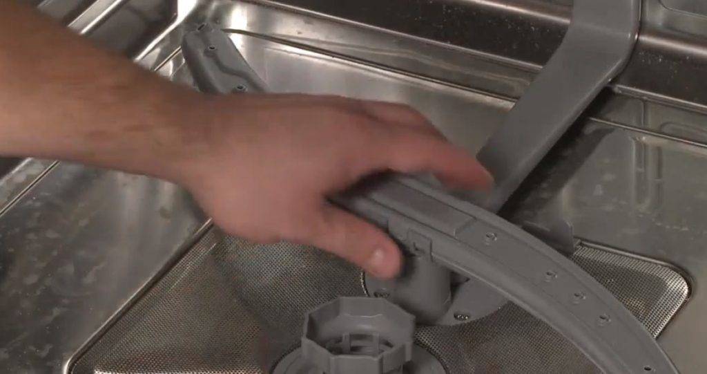 Посудомоечная машина не сливает воду и стоит вода в посудомойке: причины, устранение