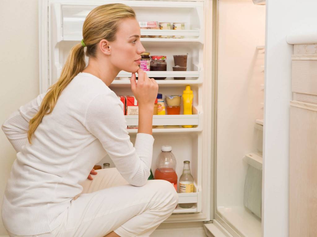 Как правильно и быстро разморозить холодильник в 3 шага